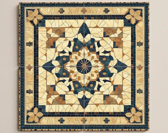 Op de afbeelding: Vierkante mozaïektegel met een geometrisch sterpatroon in blauw, bruin en crème. De tegel heeft een donkerblauwe rand met bloem- en kruisvormige accenten. Het ontwerp is symmetrisch en ingewikkeld.