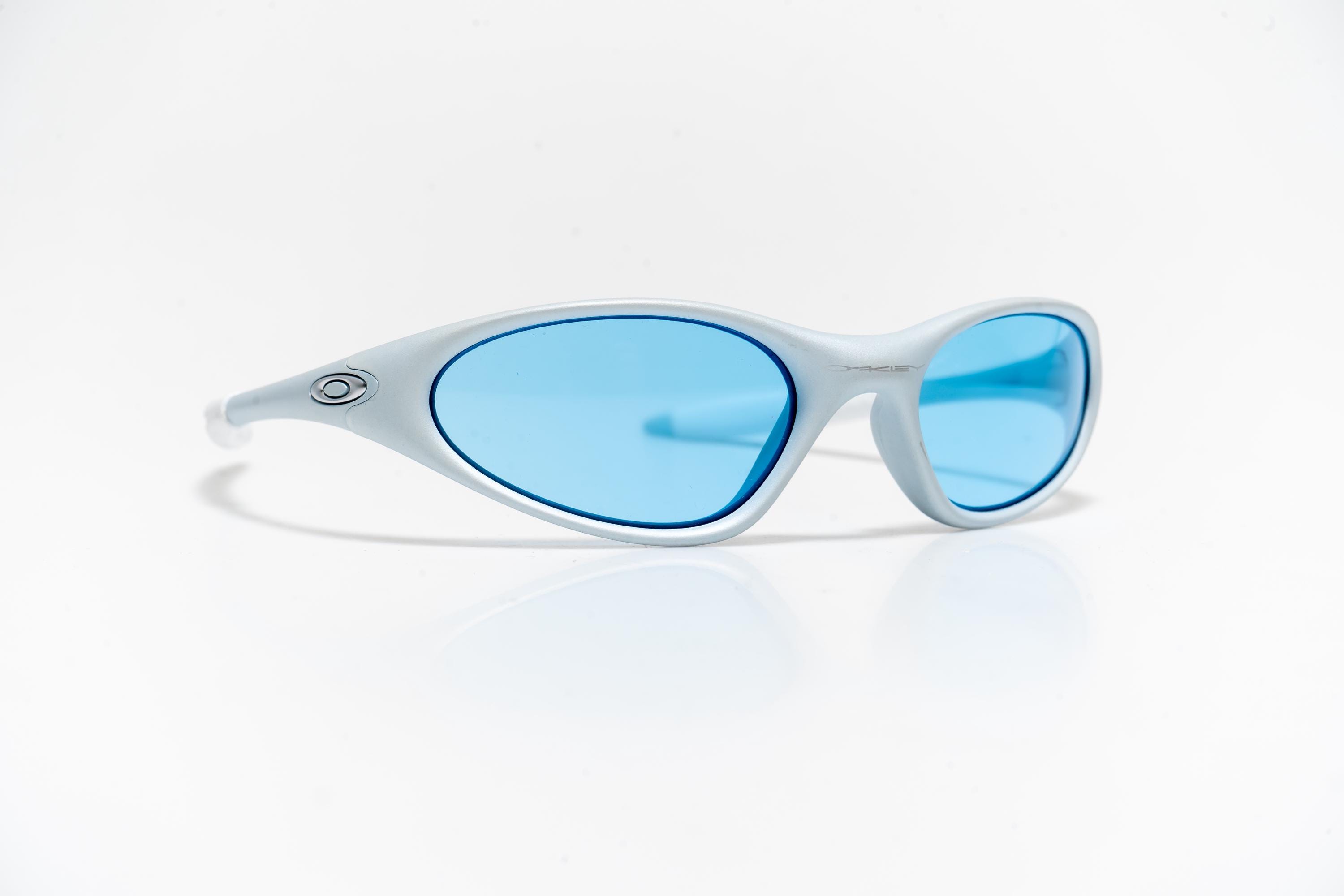 Oakley Minute 1.0 gen 2 Pearl Blue / Light Blue 1998 - Etsy Oakley Minute 1.0 gen 2 Pearl Blue / Light Blue 1998 - Etsy