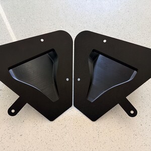Conductos NACA del subchasis trasero del Corvette C8