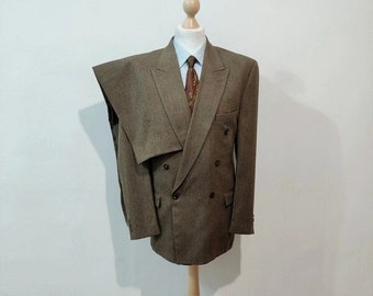 Double breasted brown suit