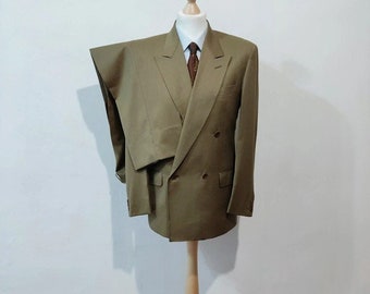 Double breasted Brown suit