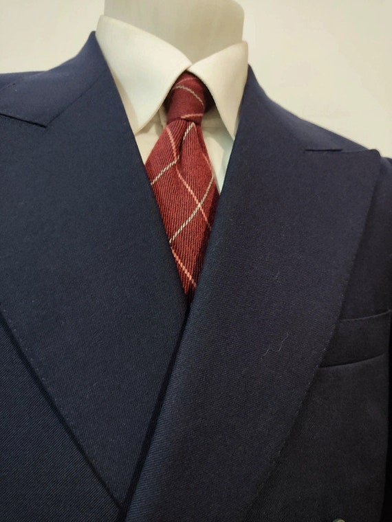 Bespoke double breasted suit - image 6