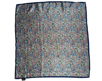 Perchero de corbatas VINTAGE Arte de la seda Bufanda cuadrada de seda con motivos florales