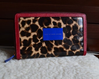 MARC by MARC JACOBS Brown/Red Leopard Print Coated Canvas Wingman Wallet Clutch