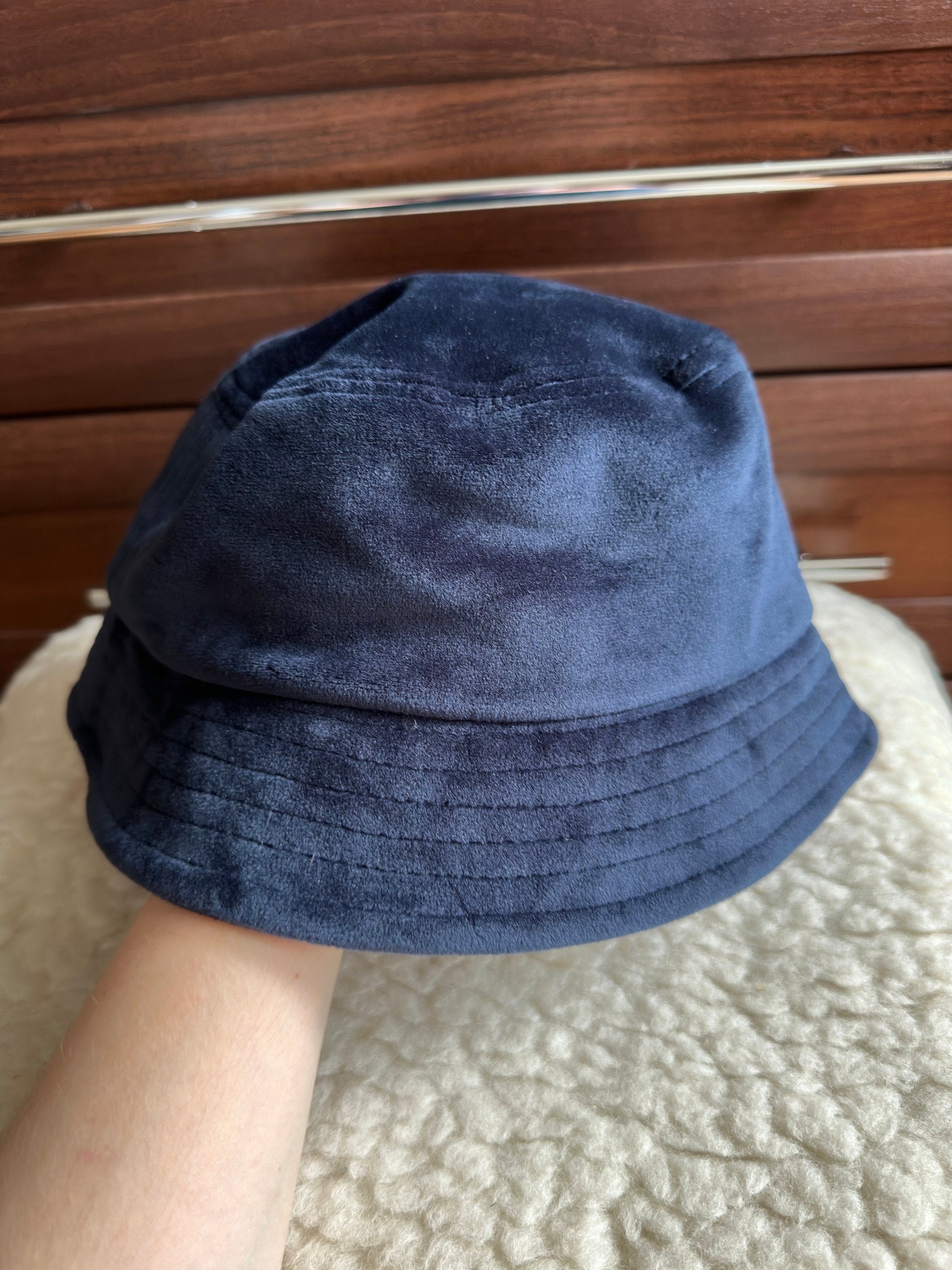 VELOUR BUCKET HAT - TIGHTBOOTH® タイトブース オフィシャル