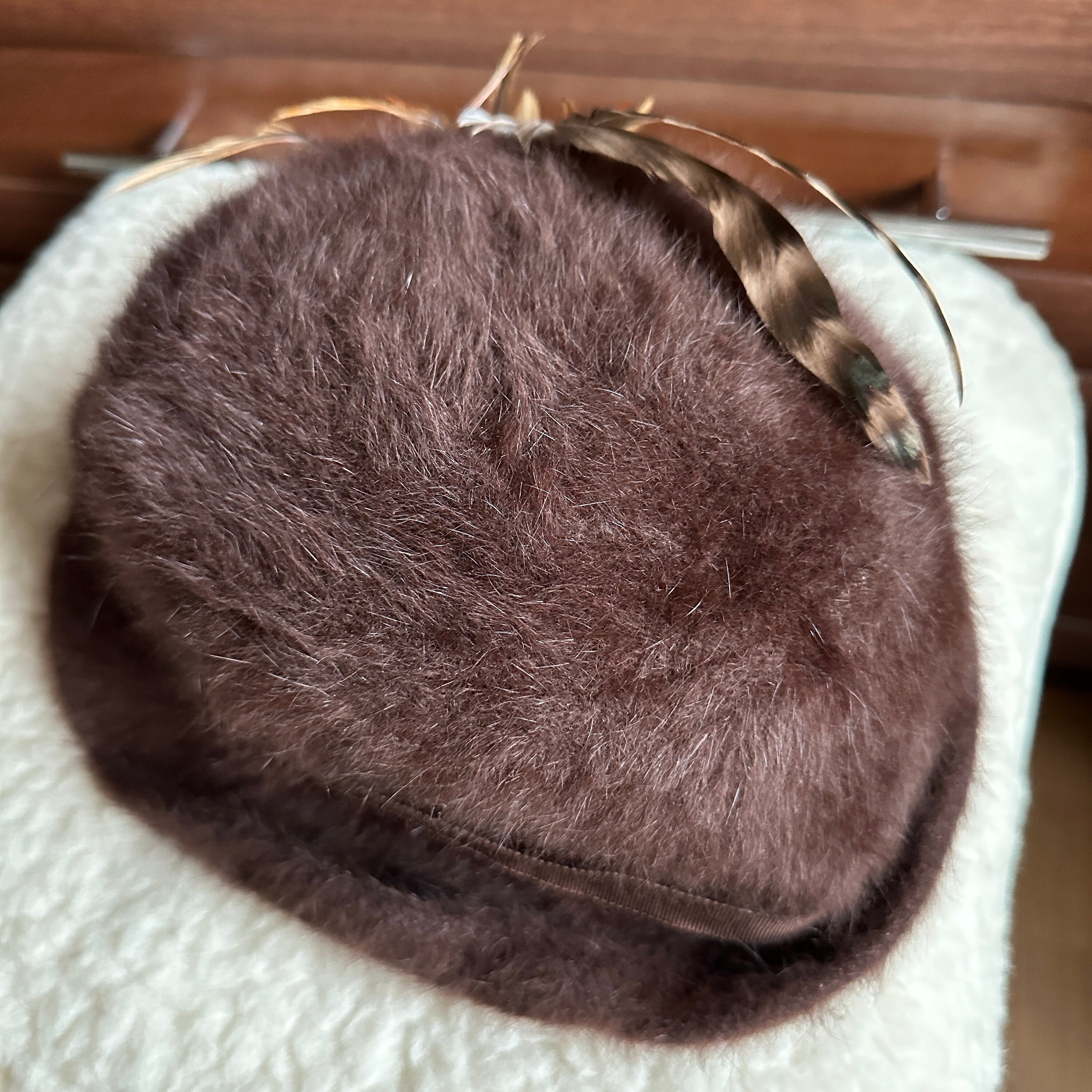 MARIDA Bell Hat Women’s S-M Made In England Fur Felt Vintage Sold 〰️ Amazing vintage handmade fur hat from 1960s. Sits  main image 2