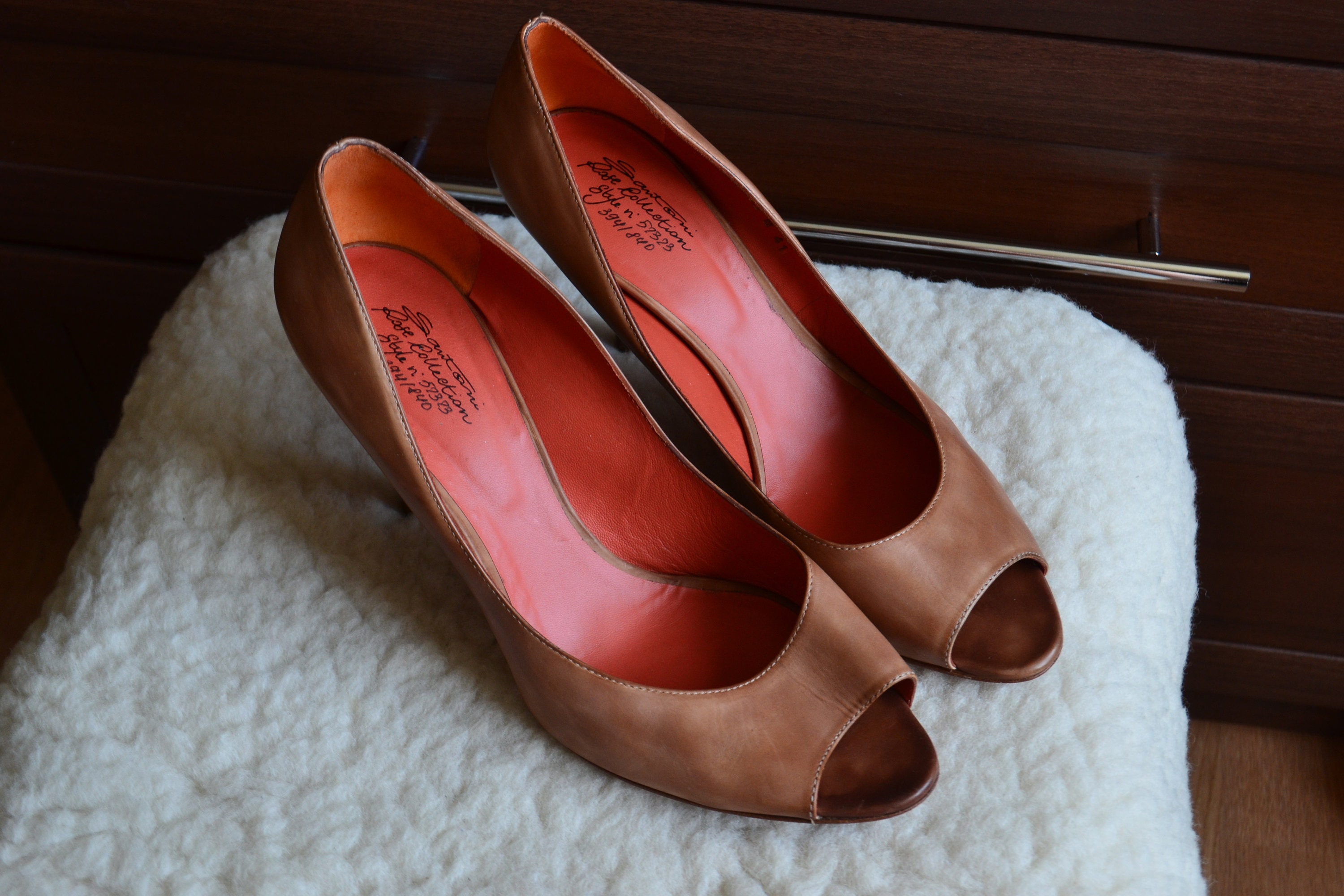 Santoni Rose Collection Beige Brown Peep Toe Burnished  display picture 2