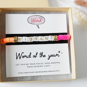 Wort des Jahres Armband, Inspiration und Fokus personalisiertes Wort Armband | Fimo Perlen, Stoff, Buchstaben & Gold Ringe | Neujahrsgeschenk