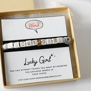 Pulseira com nome personalizado Lucky Girl | Contas de argila com anéis de ouro | Presente irlandês verde para um amigo