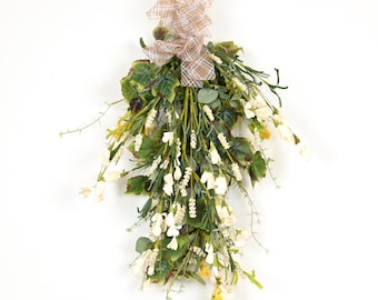 Daisy Front Door Swag, White Floral Everyday Decor, 26"