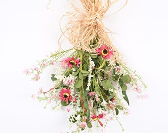 Daisy Lavender Floral Swag, Spring Door Hanging, 22"