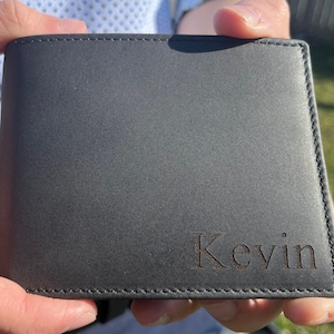 Cadeau personnalisé pour papa, cadeau personnalisé pour la fête des pères, portefeuille en cuir minimaliste, cadeau d'anniversaire pour homme, cadeau d'anniversaire pour homme
