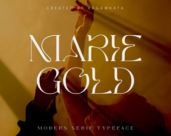 Op de afbeelding: Een warmgekleurde afbeelding met de tekst "MARIE GOLD" in een modern schreeflettertype. De woorden zijn wit, met een arm die omhoog reikt. De tekst "MODERN SERIF TYPEFACE" staat onderaan, met de naam van de maker bovenaan.