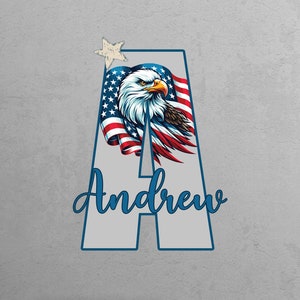 Arte de pared de madera con bandera estadounidense y águila, letrero con nombre para habitación de guardería y niño, decoración de pared de madera azul y roja, letrero con nombre personalizado, regalos para habitación de niños