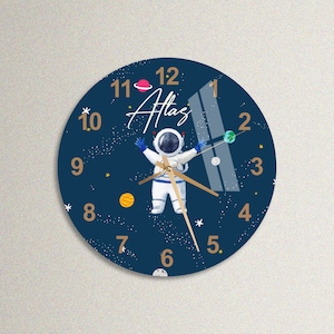 Reloj de pared de vidrio personalizado para niños, decoración de habitación espacial, reloj de pared de vidrio templado con nombre de bebé, regalo de Navidad, regalos de Año Nuevo para niños,