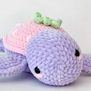 Peluche Amigurumi carino tartaruga fragola all'uncinetto