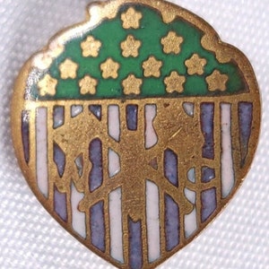 Antique Woodmen&#39;s Circle Lapel Pin Pinback Enamel Noble Chicago Fraternal Axe