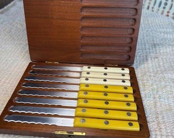 Simmons Steak Knives Set of 8