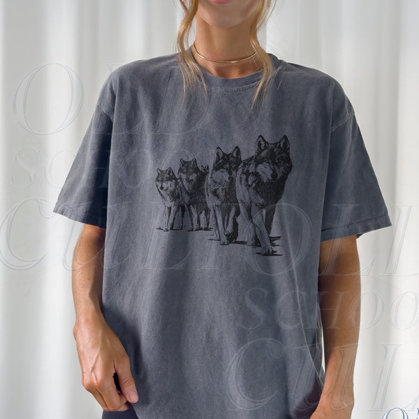 Wolf Comfort Colors T-Shirt, Vintage Wolf Shirt, Retro Faded Oversized Tee, Nature Tee, Wolf Graphic Shirt, Cute Gift