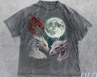 Drei Drachen Mond Vintage Grafik T-Shirt, Drachen im 90er Jahre Stil Shirt, Retro Goth Ästhetik T-Shirt, Dark Academia Shirt, Dragon Moon Ball Shirt