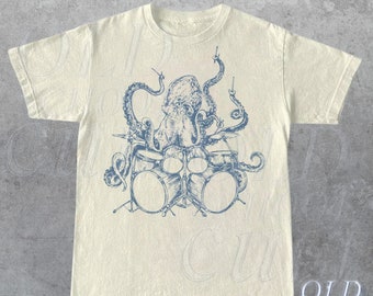 T-shirt rétro de pieuvre jouant de la batterie, chemise de style tatouage vintage de pieuvre, t-shirt drôle unisexe, t-shirt graphique des années 90, cadeau de musique de batteur de pieuvre