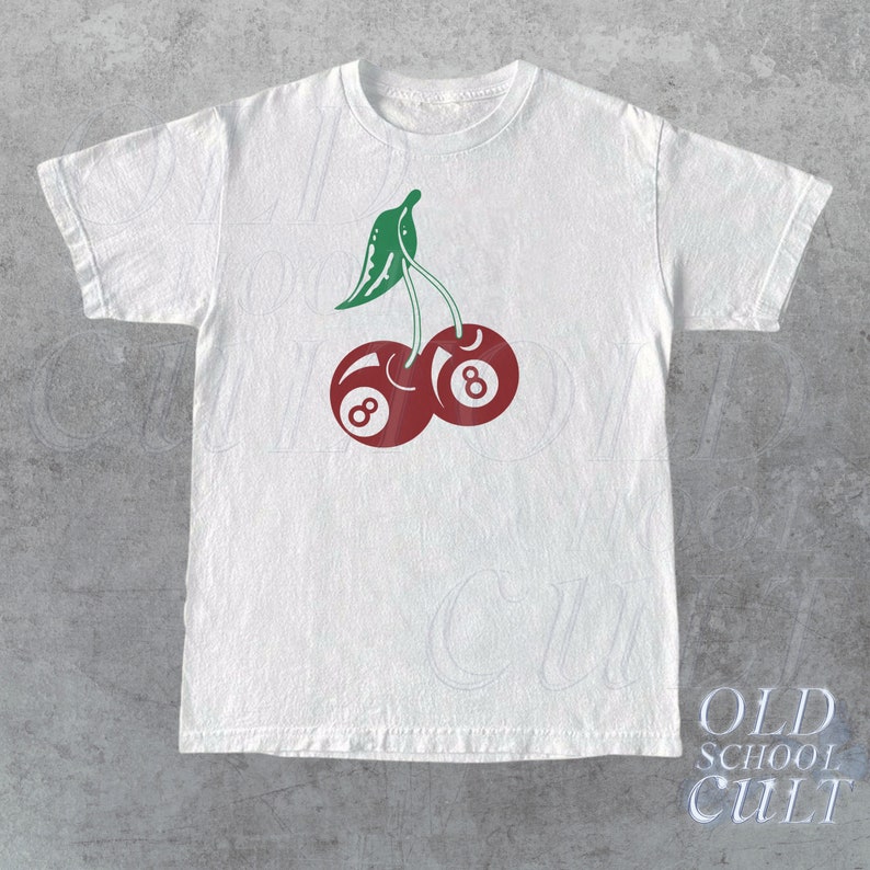 T-shirt grafica vintage Cherry 8 Ball anni '90, camicia oversize per amanti del biliardo retrò, maglietta fortunata Y2k, fantastico regalo Billard degli anni 2000, abbigliamento Y2k White