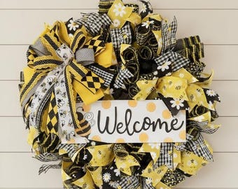 Bee Mesh Wreath Welcome Sign Spring Decor Front Door Housewarming Gift Birthday Present Mothers Day Summer Decoration Black Yellow Daisy
