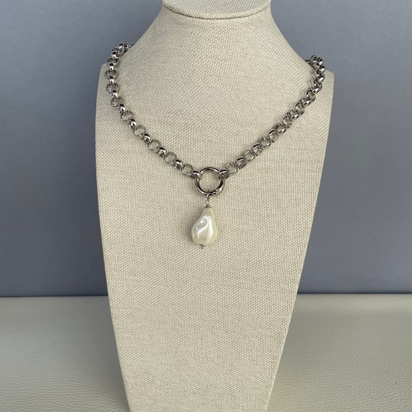 Gold or silver Rolo chain necklace, baroque shell pearl pendant necklace, toggle necklace with big pearl pendant, pearls jewelry.