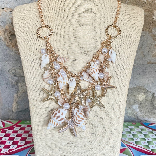 Sea charms necklace, aluminium chain with shells and seastars, beach shells necklace, beach jewels, seashells necklace, gift for her.