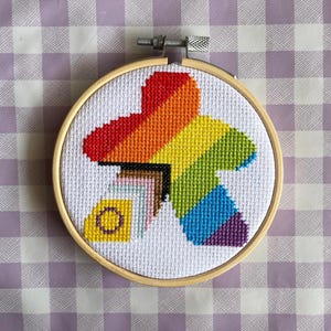 Grille point de croix drapeau LGBTQI+ Progress