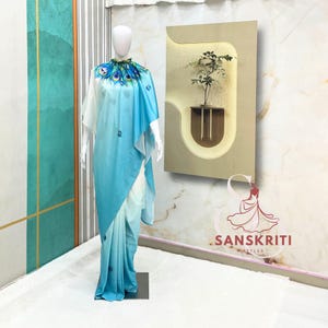 Sari azul de manos libres para mujeres de EE. UU. Listo para usar, sari con diseño de pavo real con agujero en el pallu, arte digital, sari drapeado, sari para fiesta de boda