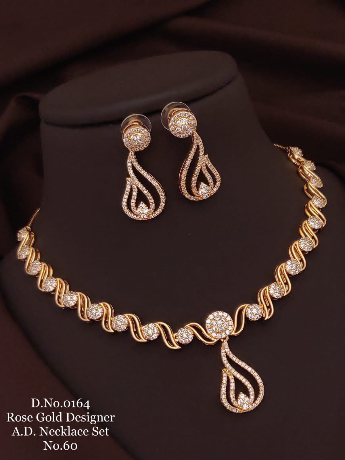 Gold diamond set design deals