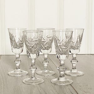 Set of 5 Vintage Small Pinwheel Crystal Glasses Liqueur Shot Glasses