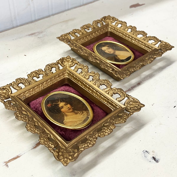 Vintage CAMEO Miniature Frames with Velour Wall Hangings