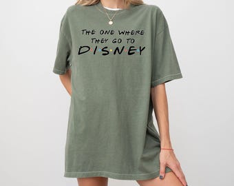 Maglietta "The One Where They Go To Disney Comfort Colors®", maglietta "Topolino e i suoi amici", maglietta Disneyworld, maglietta coordinata per la famiglia, regalo Disney