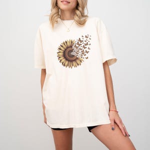 Flower Shirt, Gift For Her, Flower Shirt Aesthetic, Floral Graphic Tee, Floral Shirt, Flower T-shirt, Wild Flower Shirt, Wildflower T-shirt