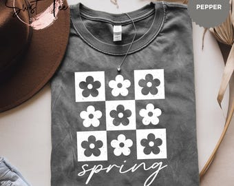 Comfort Colors® Checkered Flowers Shirt, Retro Flowers Spring Shirt, Boho Floral Shirt, Gift For Mom Spring Tee, Trendy Floral Oversized Tee