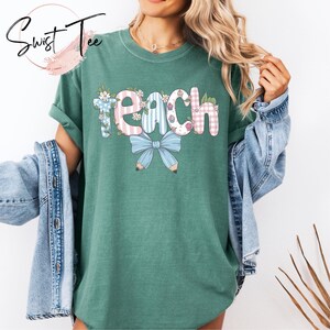 Komfort Colors® Floral Lehrer Shirt Niedliches Lehrer Geschenk Frühling Floral Lehrer T-Shirt Geschenk für Lehrer Unterricht Shirt Lehrer Wertschätzung Geschenk