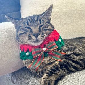 Cute Christmas Cat Clothes Kawaii Soft Crochet Cat Collar Ribbon Pet Costume Kitten Outfit Handmade Cat Accessories Adjustable Neckwear Bib