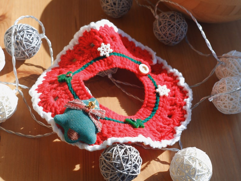 Cute Christmas Crochet Cat Collar Clothes for Cats Pet Costume Cat Outfit Fashion Wear Handmade Cat Accessory Red Bell Neckwear Green Bib image 1