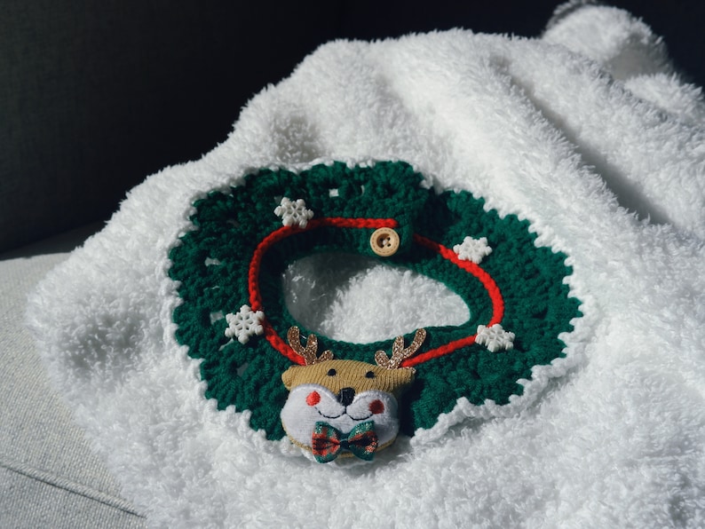 Cute Christmas Crochet Cat Collar Clothes for Cats Pet Costume Cat Outfit Fashion Wear Handmade Cat Accessory Red Bell Neckwear Green Bib image 4