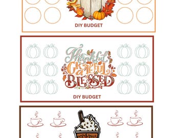 Op de afbeelding: Drie printbare DIY-budgettrackers met herfstthema's. De eerste tracker heeft een houten bord met herfstbladeren en pompoenen. De tweede tracker heeft een pompoen en de tekst "Dankbaar dankbaar gezegend". De derde tracker heeft een herfst-koffie drankje.