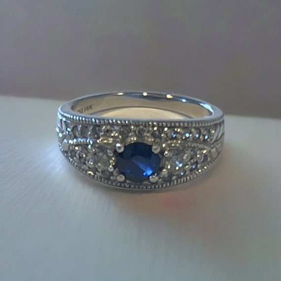 Sapphire & diamond ring in 14k white gold