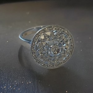 Finest quality diamond filigree ring in white gold