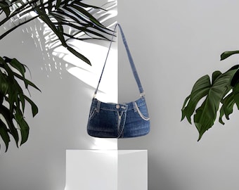 Upcycled Denim Shoulder Bag with Chain Accent – Sustainable Everyday Style