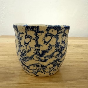 Vintage small kitchen crock , Robinson Ransbottom,RRP Roseville OH Blue Spongeware USA 3”x3.5”