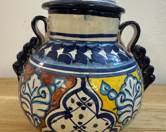 Grande vaso con coperchio in ceramica Talavera messicana vintage. Dipinto a mano con dettaglio del manico a nastro.