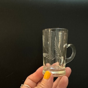 Set of 4 Vintage Etched Glass Cordial Shot glasses - Handled shot glasses