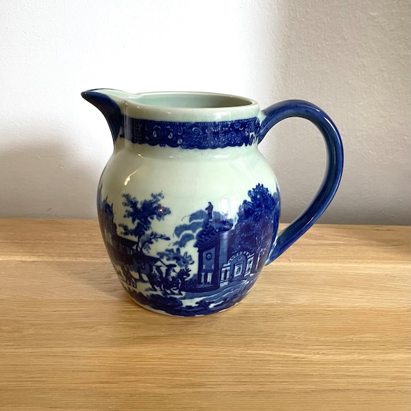 Vintage Victoria Ware Keramik Krug mit blauen und weißen Szenen der Alten Welt