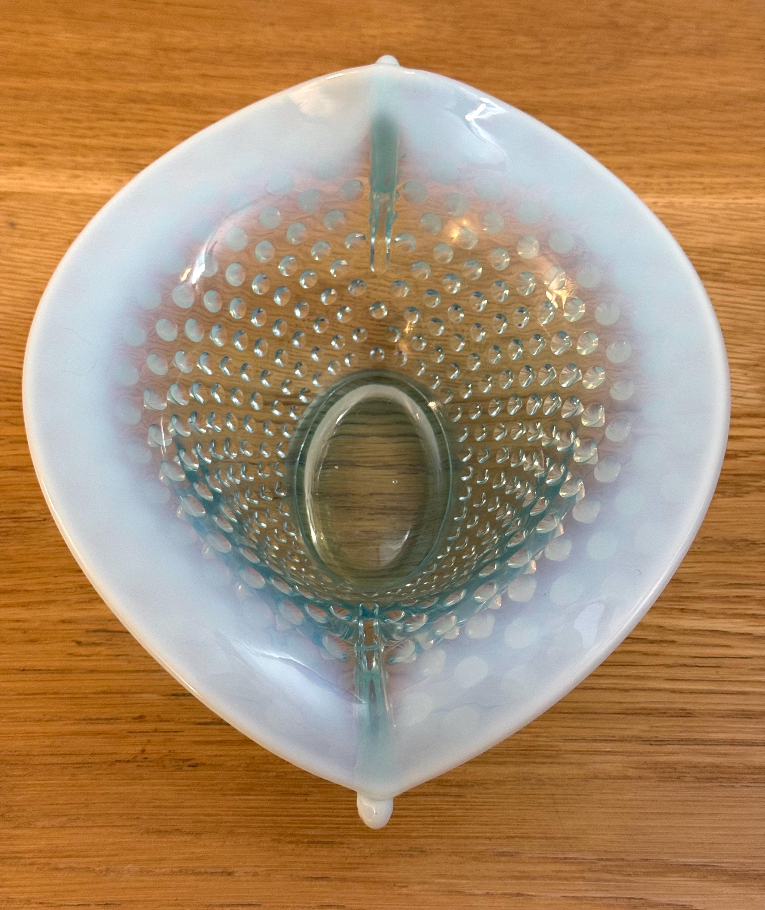 希少なヴィンテージ フェントン オパールセント ホブネイル ディッシュ